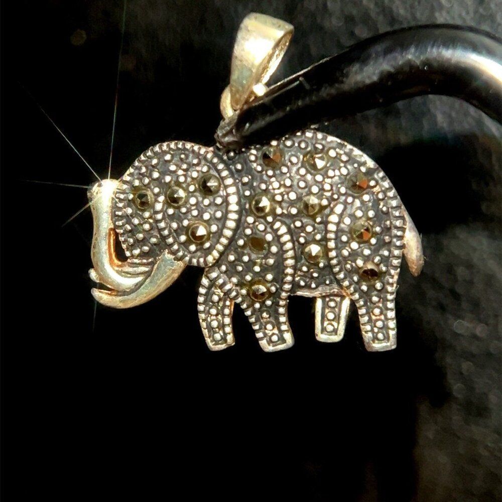 Elephant Pendant - Picture 2 of 4